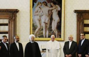Rouhani  e Papa sotto nudi